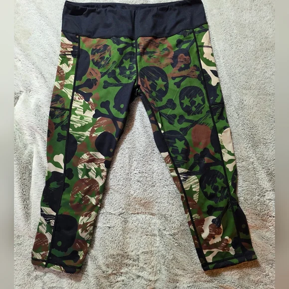CVG *RETIRED* Reversible Leggings Camo/Badass - Picture 3 of 4